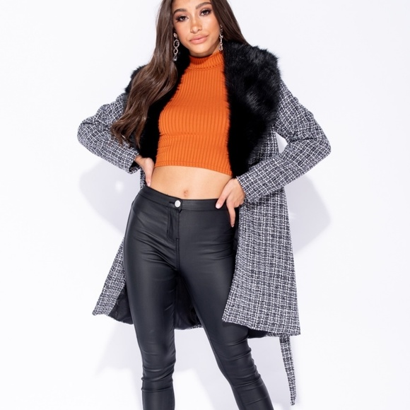 Women S Check Coat With Faux Fur Collar In Brown